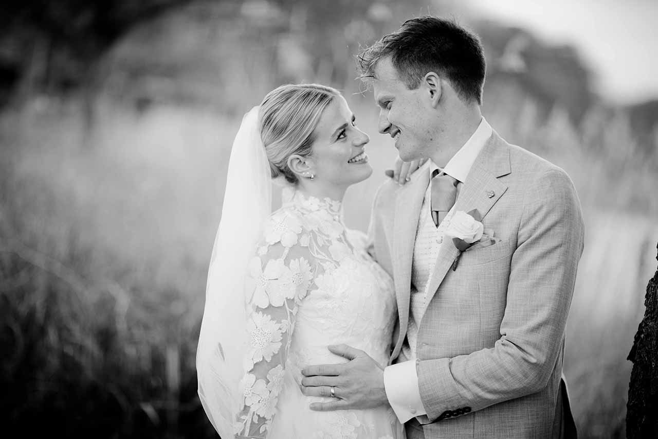 Hvorfor vælge en lokal bryllupsfotograf i Holstebro?